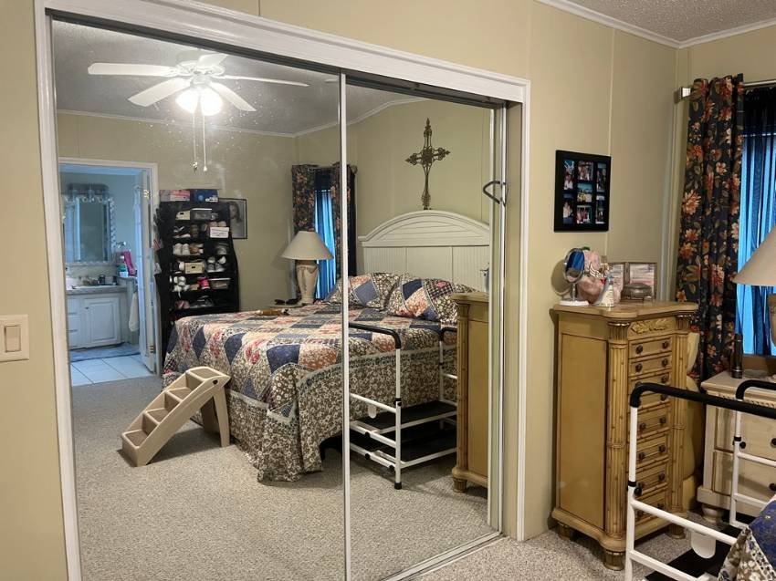 1284 Las Brisas Lane a Winter Haven, FL Mobile or Manufactured Home for Sale